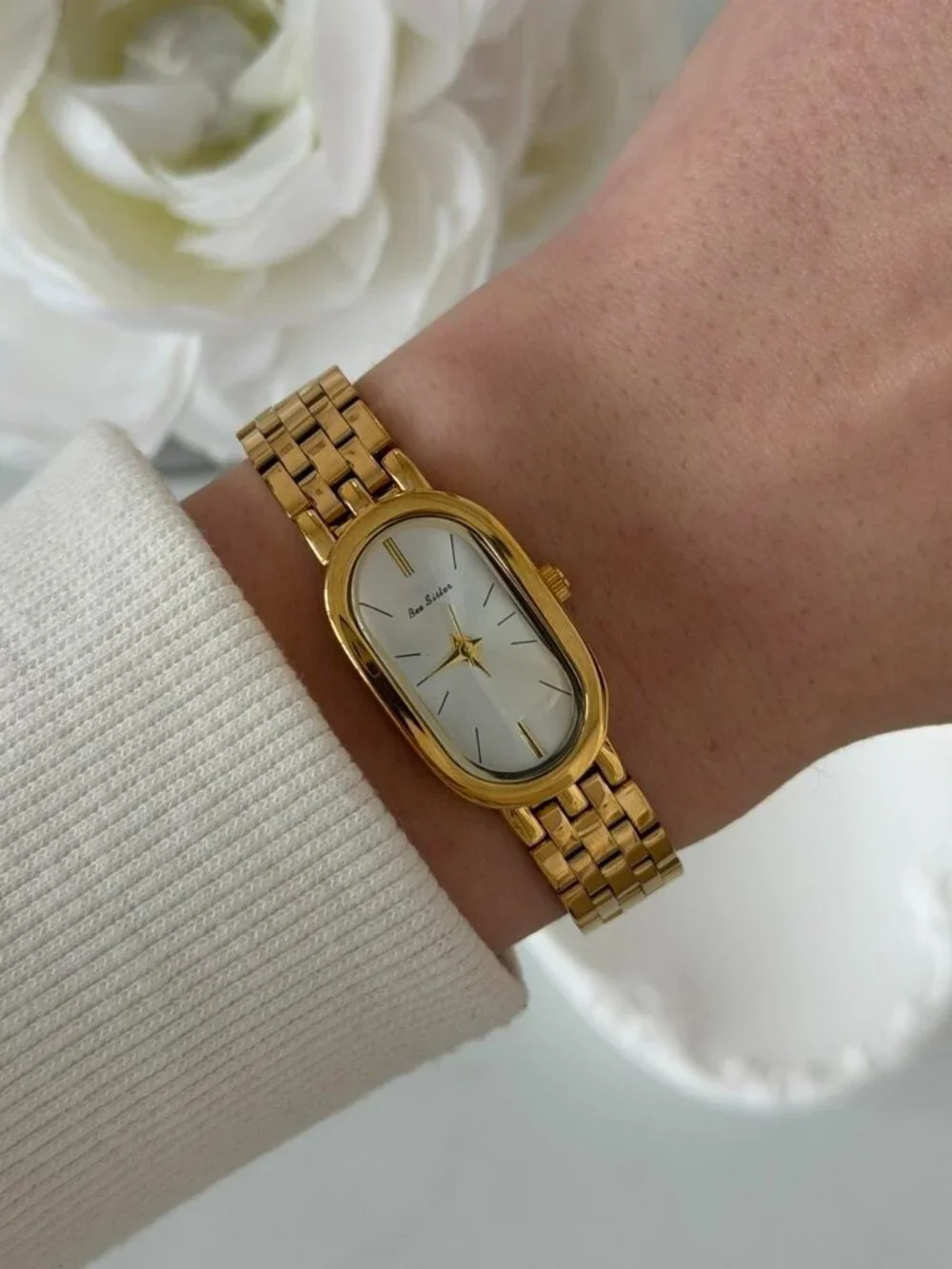 SKU0518 Retro Gold White‎ dial Women Minimalist Watch Bracelet Stainless steel
